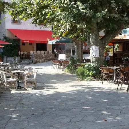 Maison Independante En Pierre Du Pays, Jardin,clim,wifi,tnt A 5 Mn De La Holiday home *