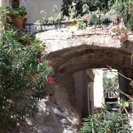 Maison Independante En Pierre Du Pays, Jardin,clim,wifi,tnt A 5 Mn De La Holiday home Brando