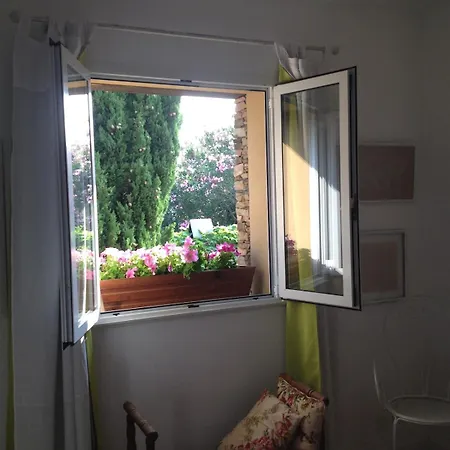 Maison Independante En Pierre Du Pays, Jardin,clim,wifi,tnt A 5 Mn De La Mausoleo Brando